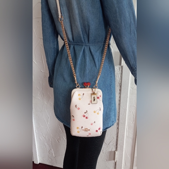 Coach Cherries Kisslock Frame Crossbody RARE!! - Picture 6 of 14